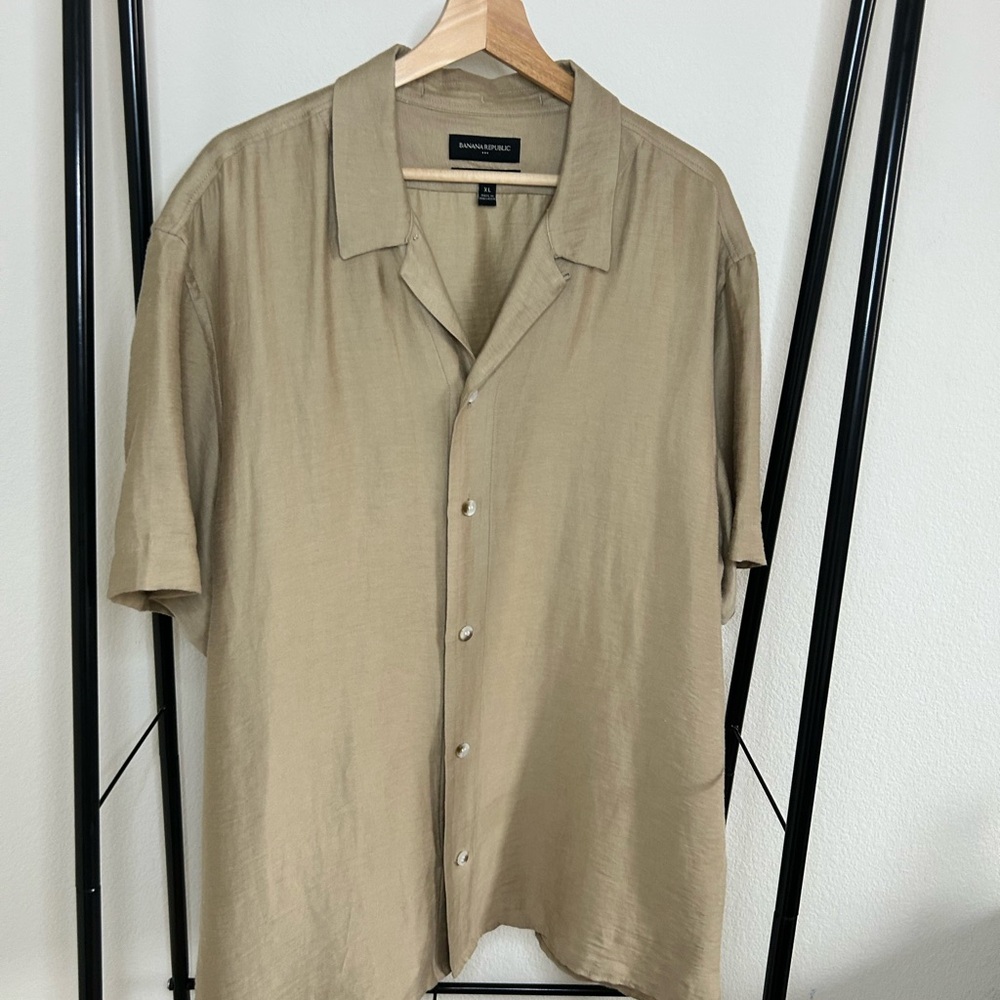 Banana Republic Camp Collar Shirt Men’s XL Beige Short Sleeve Linen Blend